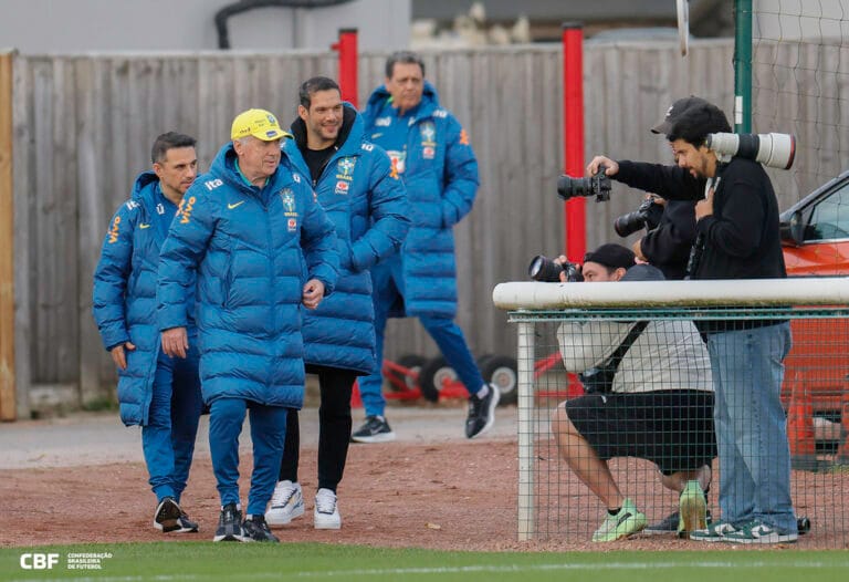 treino da seleção brasileira em londres - FOTO: @rafaelribeirorio / CBF