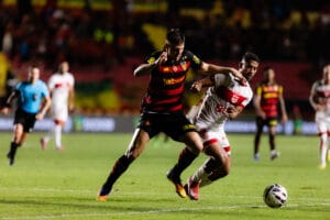 Quem vence o clássico? Veja onde assistir CRB x Sport ao vivo hoje - Foto: Paulo Paiva / Sport Club do Recife.