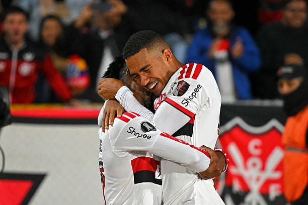 Filmes, séries e jogos de futebol ao vivo. Onde Assistir 44